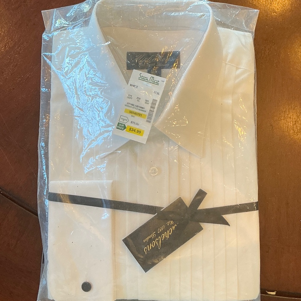 Van Heusen Men's Classic Cream Dress Shirt
